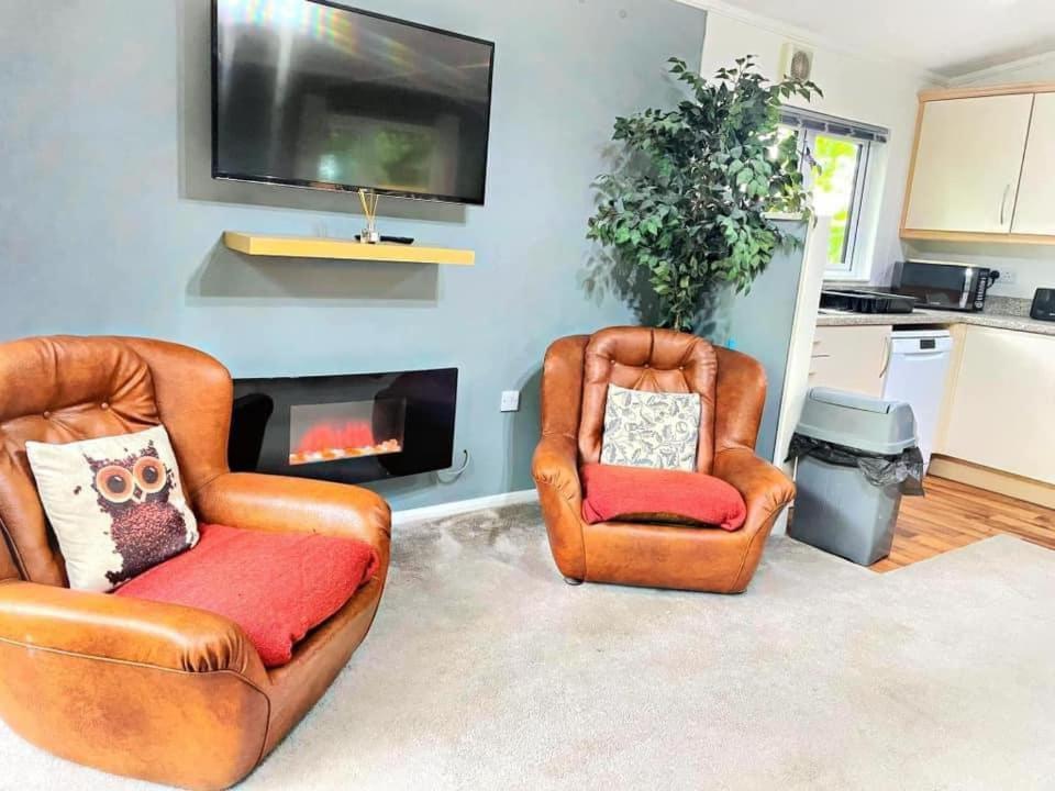 Woodland View -Hot Tub-Tenby-Carmarthen-St Clears Extérieur photo