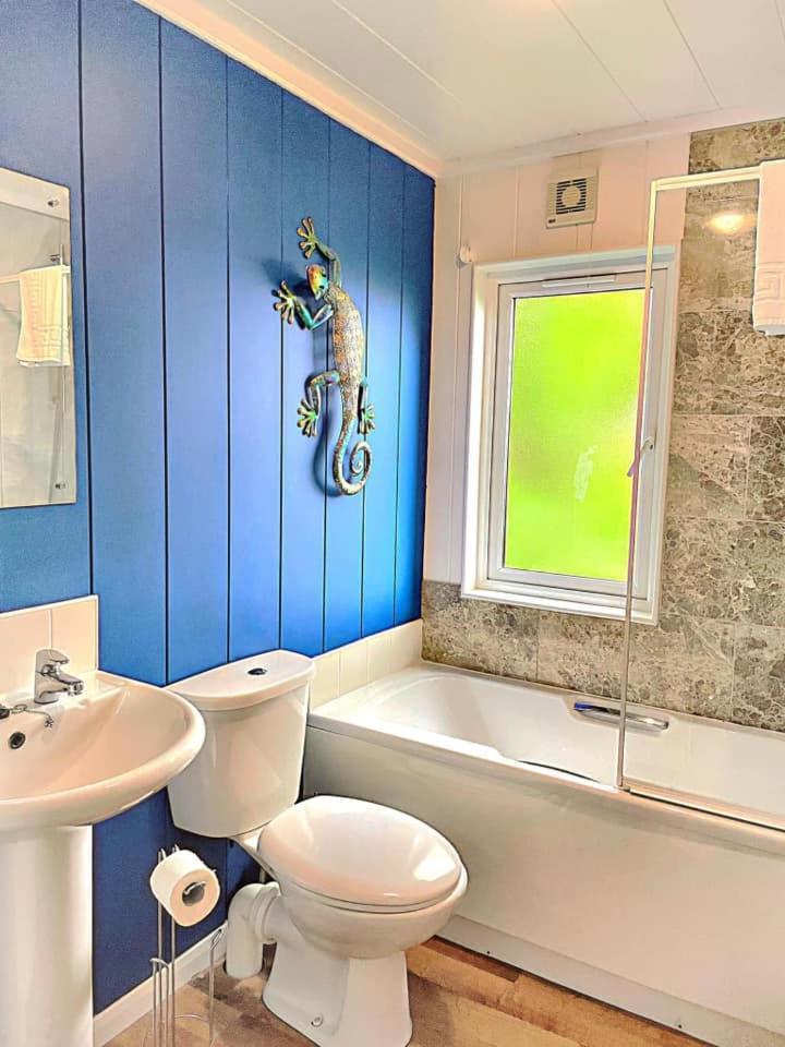 Woodland View -Hot Tub-Tenby-Carmarthen-St Clears Extérieur photo